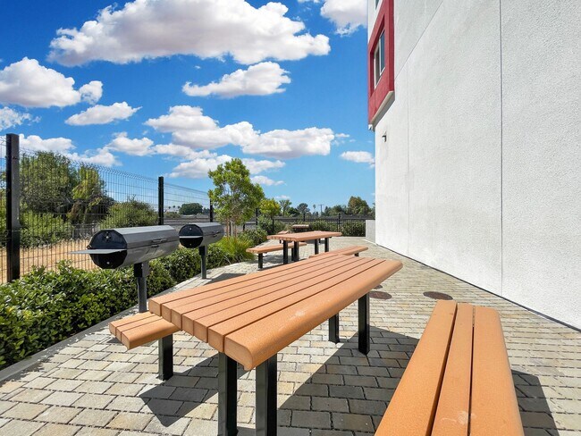 Building Photo - Modern 2BD Fremont Condo – EV Charger, Bal...