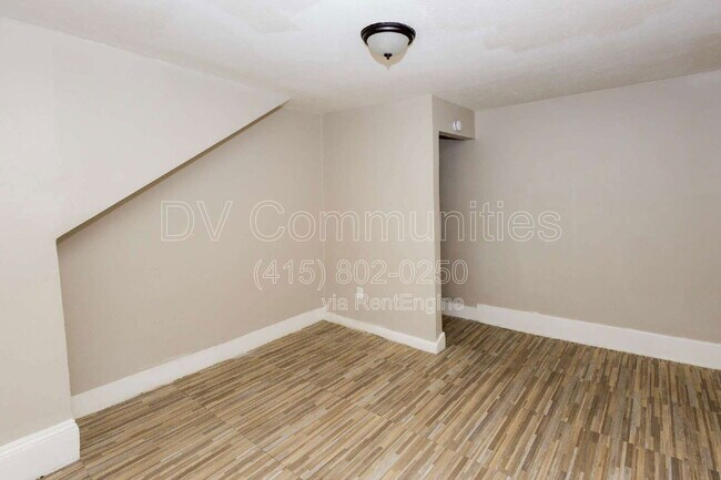 Building Photo - 3926 Woodbridge Ave