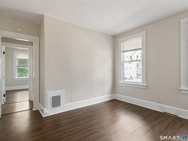 Building Photo - 171 Bassett St