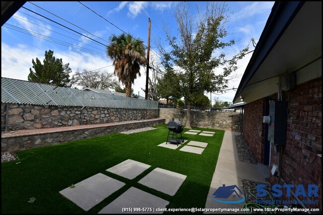 Building Photo - 3217 Wedgewood Dr