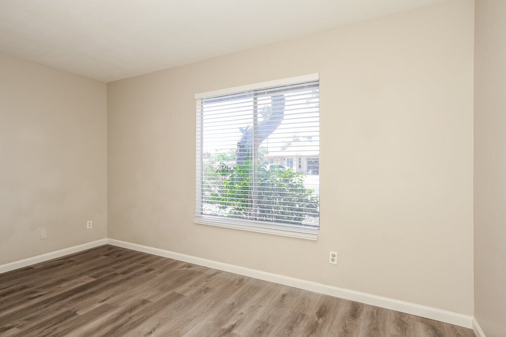 Building Photo - 1314 W Rockwell Dr
