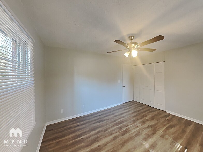 Building Photo - 3672 Stanford Cir