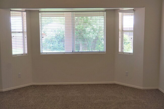 Building Photo - Close to Fort Huachuca