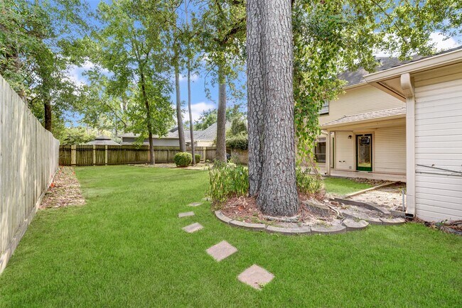 Building Photo - 18310 Lake Oaks Dr