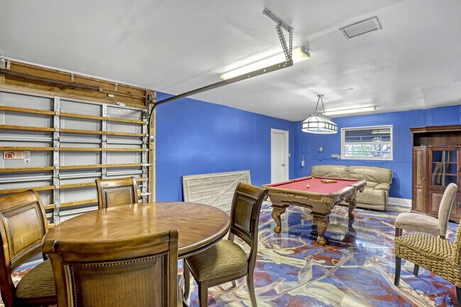 Building Photo - 10780 Anderson Ln