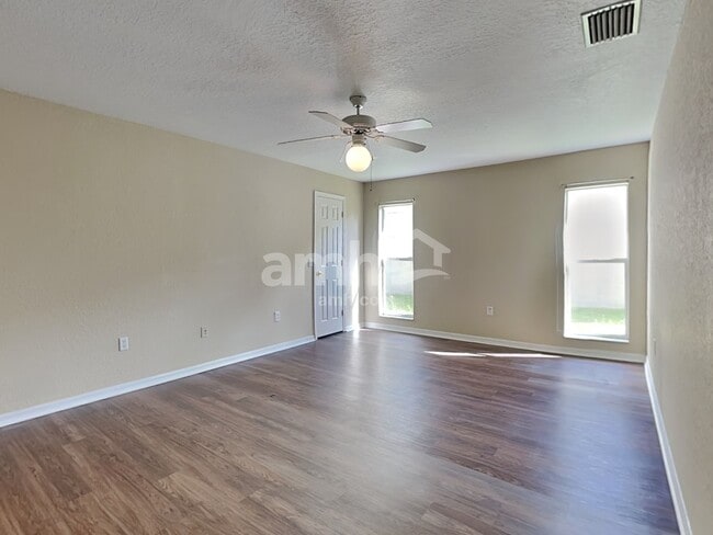 Building Photo - 152 Seven Oaks Dr