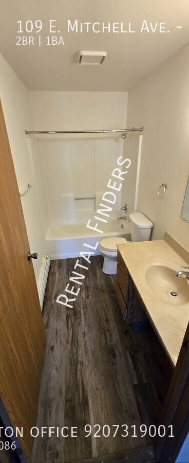 Building Photo - 109 E Mitchell Ave