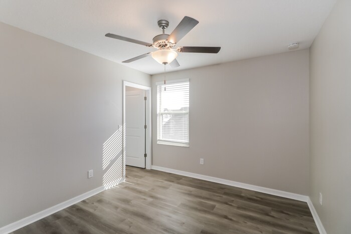 Building Photo - 8982 Pleasant Woods Dr