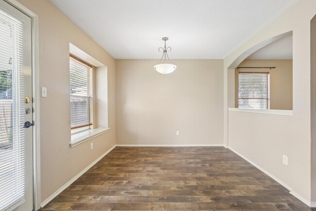 Building Photo - 1132 Pine Portage Loop