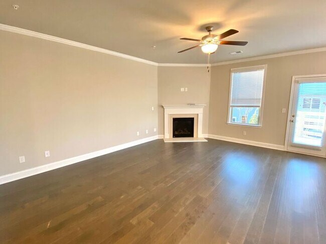 Building Photo - 538 Walton Dr