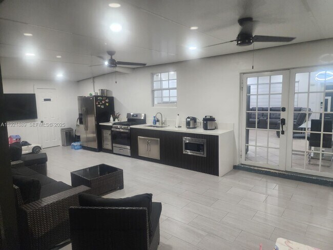 Building Photo - 27000 SW 145th Ave