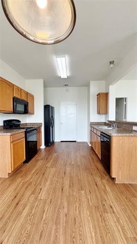 Building Photo - 2260 Stonebrook Ln