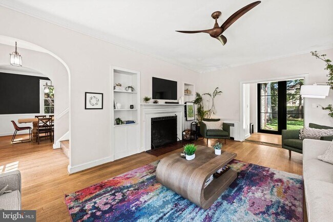 Building Photo - 1623 Jonquil St NW