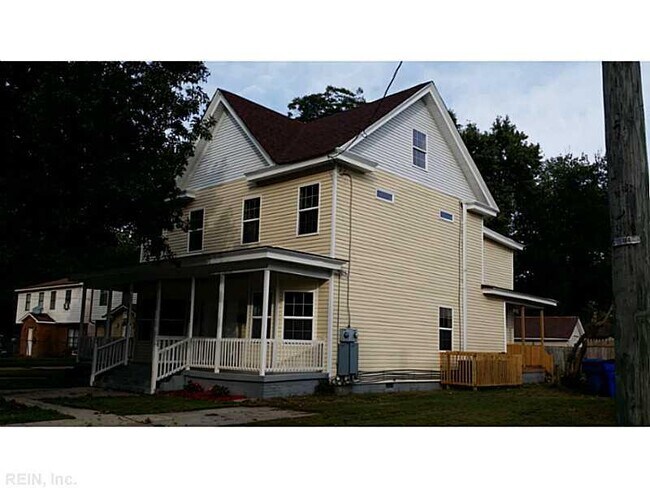 Building Photo - 3214 Bapaume Ave