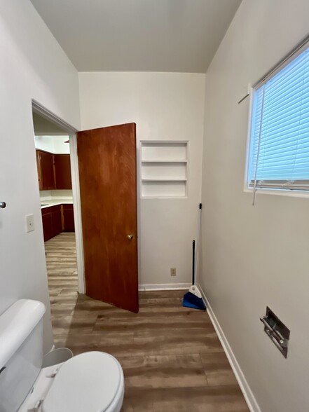 Building Photo - 82 Floral Ave