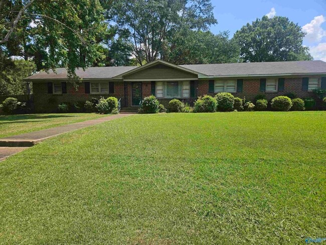 Primary Photo - 2002 Crestview Dr SE
