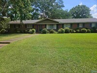 Building Photo - 2002 Crestview Dr SE