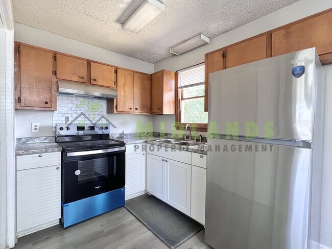 Building Photo - 728 Bitternut Dr