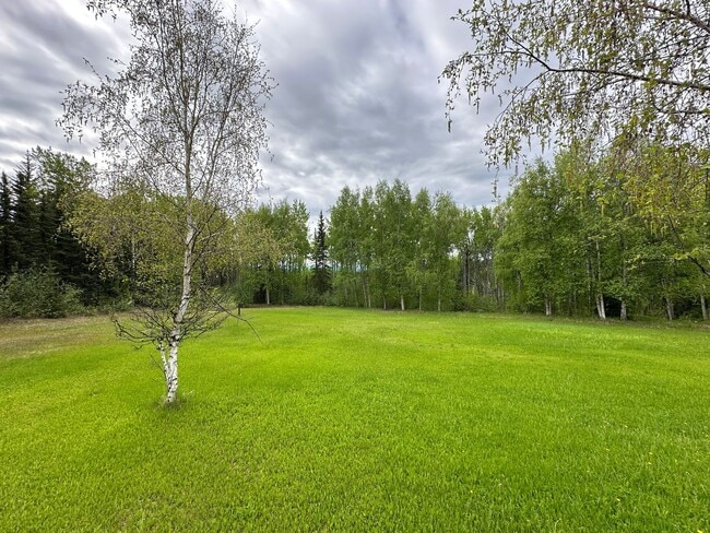 Building Photo - Fully Furnished 3BD/3BA Home with Solar Power
