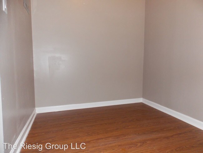 Building Photo - 550 Smith St