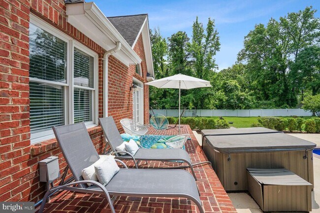 Building Photo - 5248 Clifton St