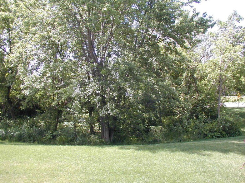 Building Photo - 5440 Willow Rd