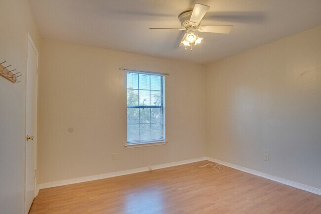 Building Photo - Completely updated 2 bedroom town home Loc...
