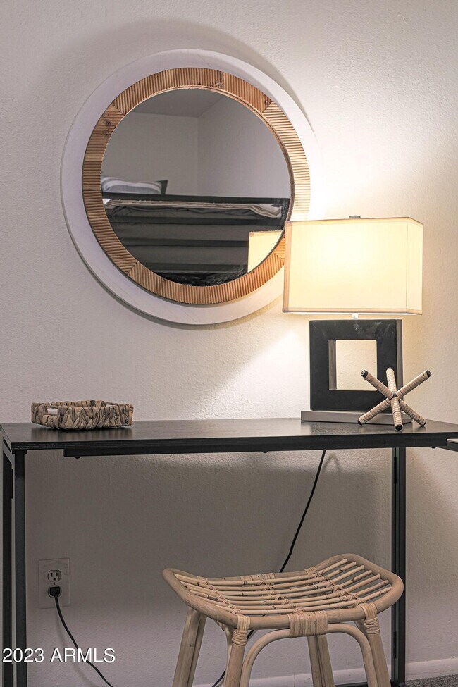 Building Photo - 421 Lila Cir