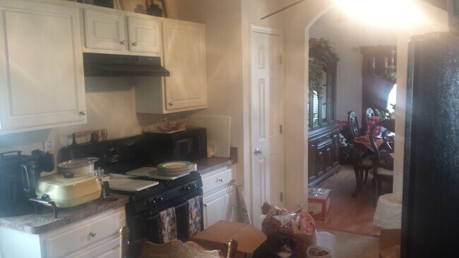Building Photo - Impressive 3 Bedroom Home (Updated Pictures Coming Soon)