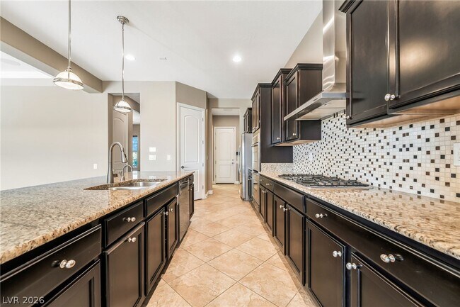 Building Photo - 2501 Luberon Dr