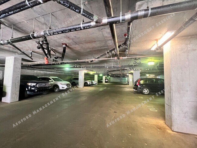 Building Photo - Scottsdale Luxury 2 Bed Condo with Mountain Views - Gated Artesia - Water Included