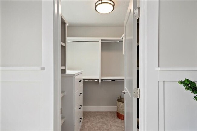 Building Photo - BRAND NEW HOME!!  4 Bedrooms, 3 Baths, Lar...