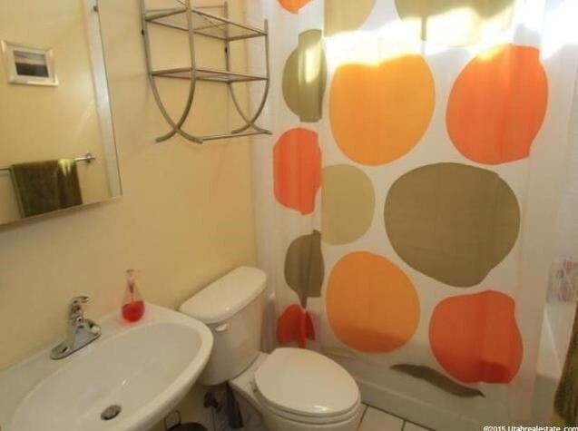 Bathroom - 346 Pierpont Avenue