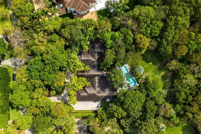 Building Photo - 9000 Arvida Dr