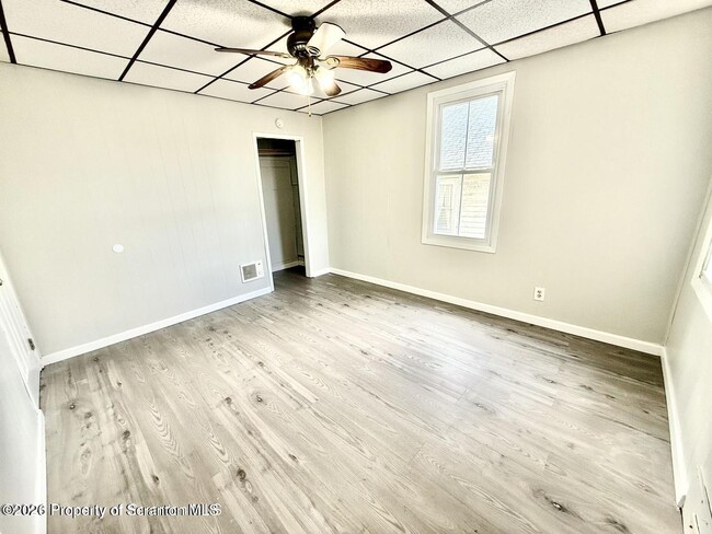 Building Photo - 330 N Sumner Ave