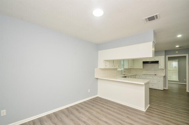 Building Photo - 7703 Quail Meadow Dr