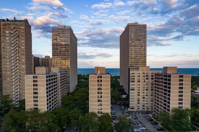 Building Exterior - Algonquin Apartments