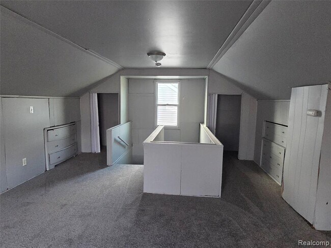 Building Photo - 12217 Plainview Ave