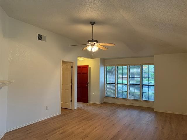 Building Photo - 2428 Chestnut Way