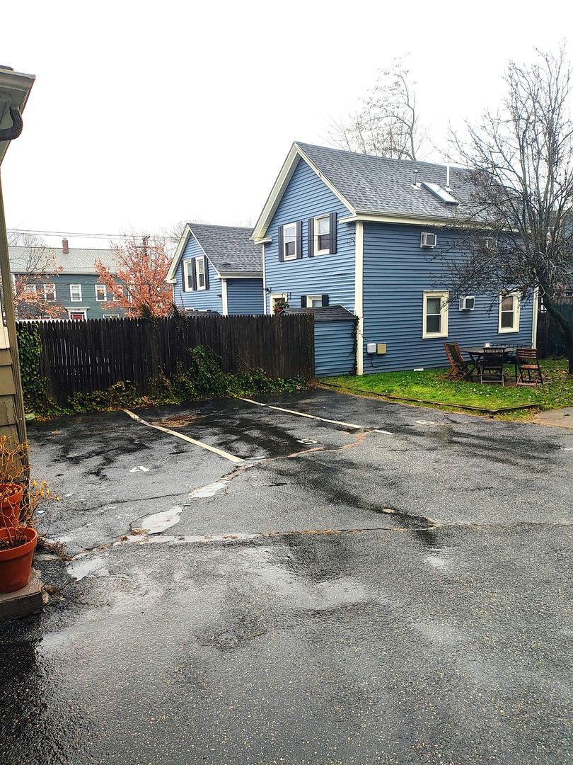 Building Photo - 27 Fremont St