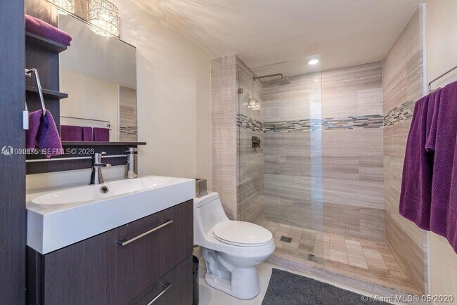 Building Photo - 1688 West Ave