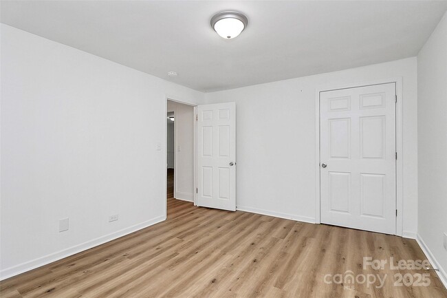 Building Photo - 613 N Rhyne St