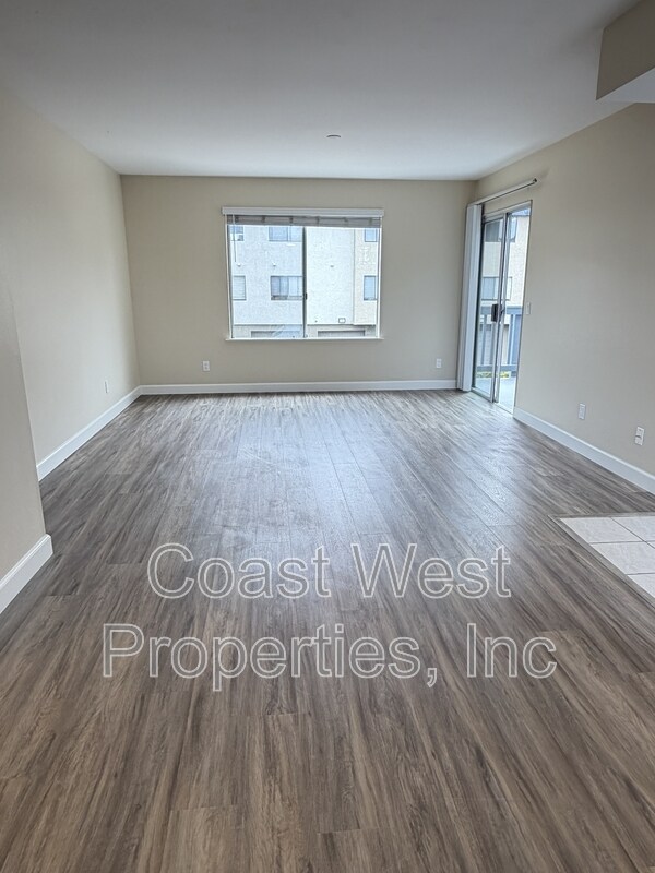 Building Photo - 297 Acacia Ave