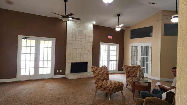 Building Photo - 4630 Commander Dr