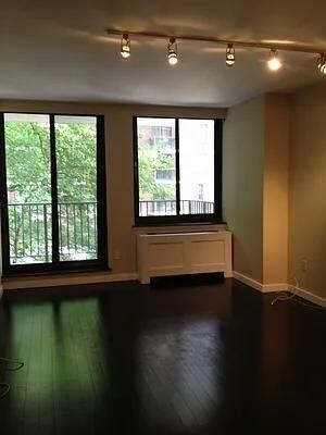 Building Photo - 300 Albany St