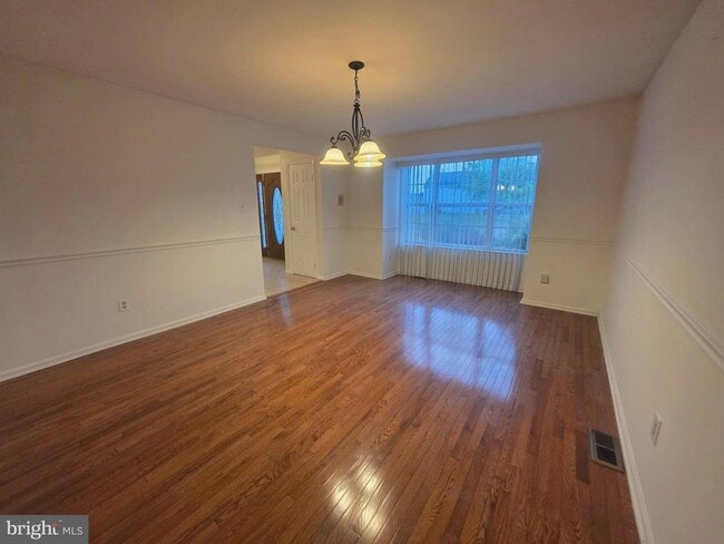 Building Photo - 138 Persimmon St