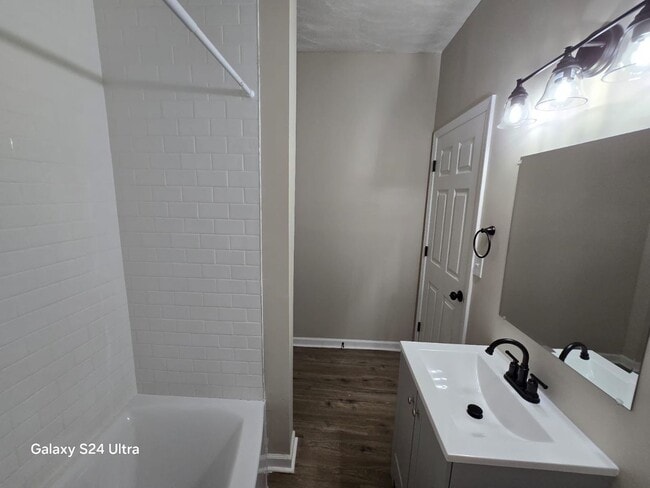 Building Photo - Renovated 3-Bedroom Home – We Welcome Sect...