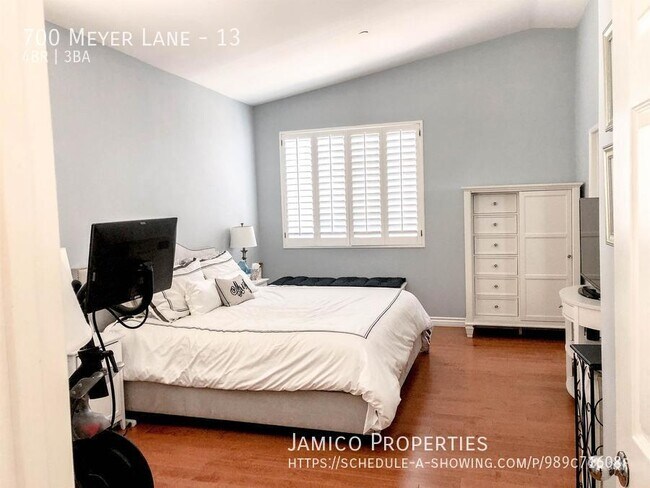 Building Photo - 700 Meyer Ln