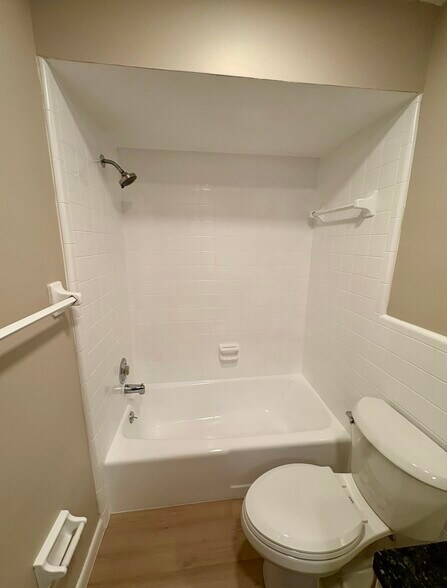 Building Photo - 153 New York Ave