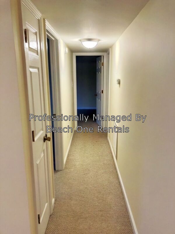 Building Photo - 615 Carter Ln